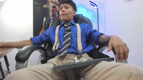 Snapshot of juank_wss chatting on 11/08/25, 02:39 Juank online show from 11/08/25, 02:39