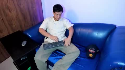 Snapshot of juanmechanic chatting on 11/12/25, 03:12 JUAN online show from 11/12/25, 03:12