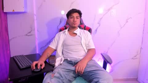 Snapshot of juanmechanic chatting on 12/16/25, 05:23 JUAN online show from 12/16/25, 05:23