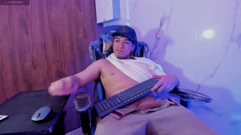 JUAN  online show from 03/26/26, 02:44