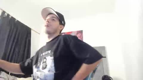 juannvalencia11 online show from 04/22/26, 08:21