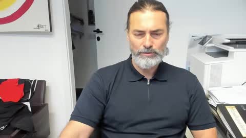 Snapshot of juergenkru chatting on 01/19/25, 12:50 Giovanni50pro online show from 01/19/25, 12:50