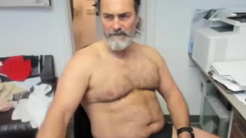 Snapshot of juergenkru chatting on 01/25/25, 04:35 Giovanni50pro online show from 01/25/25, 04:35