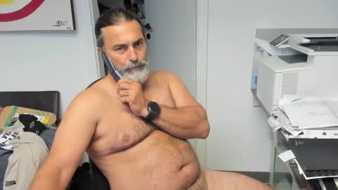 Snapshot of juergenkru chatting on 09/18/25, 01:35 Giovanni50pro online show from 09/18/25, 01:35