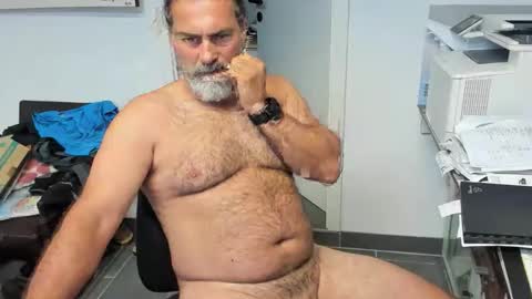 Snapshot of juergenkru chatting on 09/19/25, 03:02 Giovanni50pro online show from 09/19/25, 03:02