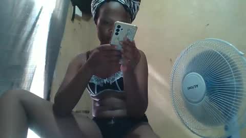 juice_petite3 online show from 01/27/25, 12:48