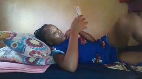 juice_petite3 online show from 01/29/25, 12:24