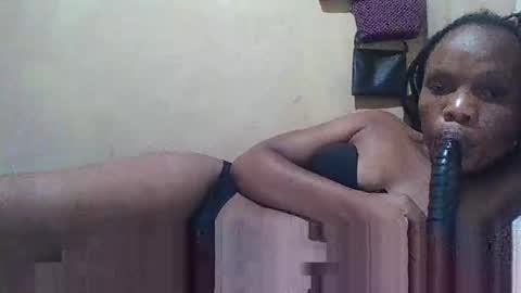 juice_petite3 online show from 01/29/25, 07:00