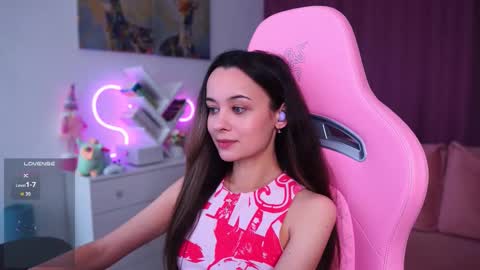 Angelina online show from 10/29/25, 11:23