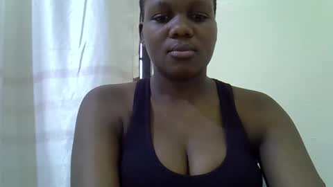 Snapshot of juicy_bella2 chatting on 10/15/25, 07:52 juicy_bella2 online show from 10/15/25, 07:52