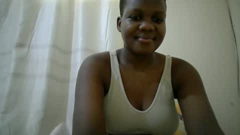 Snapshot of juicy_bella2 chatting on 10/18/25, 08:59 juicy_bella2 online show from 10/18/25, 08:59