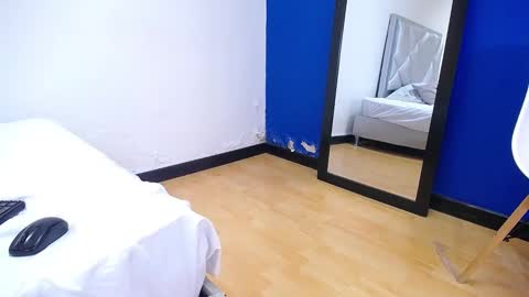 juicy_bignipples18 online show from 12/02/24, 04:53