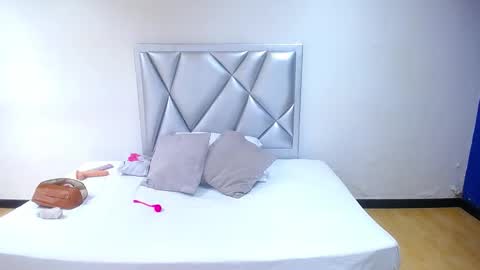 juicy_bignipples18 online show from 12/09/24, 01:24