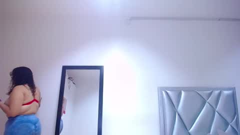 juicy_bignipples18 online show from 12/16/24, 01:43