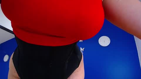 juicy_bignipples18 online show from 01/08/25, 05:59