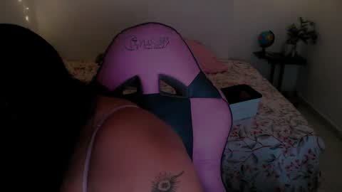 EleN online show from 09/19/25, 03:41