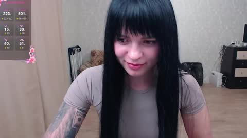 juicy_jesss online show from 04/23/26, 07:38