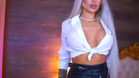 Jessye online show from 04/08/26, 07:58