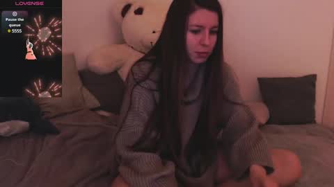 laura online show from 01/12/25, 03:46