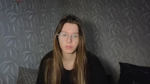 laura online show from 11/23/25, 08:25