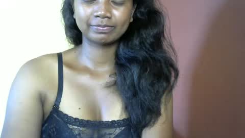 stellah online show from 03/04/25, 07:41