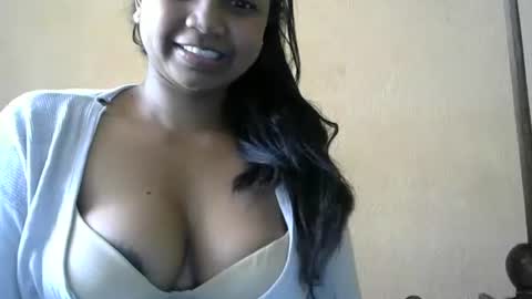 stellah online show from 09/15/25, 07:52