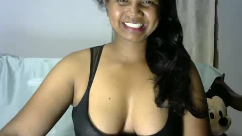 stellah online show from 11/17/25, 12:44