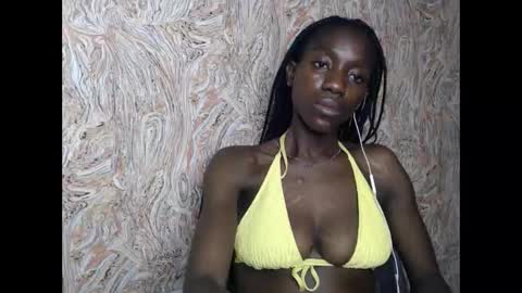 Snapshot of juicyberryx chatting on 01/28/25, 11:39 queen online show from 01/28/25, 11:39