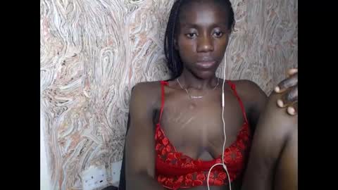 Snapshot of juicyberryx chatting on 02/01/25, 08:58 queen online show from 02/01/25, 08:58