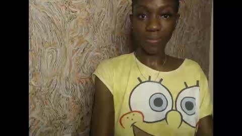 Snapshot of juicyberryx chatting on 02/15/25, 09:38 queen online show from 02/15/25, 09:38