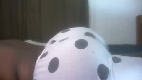 Snapshot of juicybooty_001 chatting on 01/14/25, 04:15 Sweetass online show from 01/14/25, 04:15