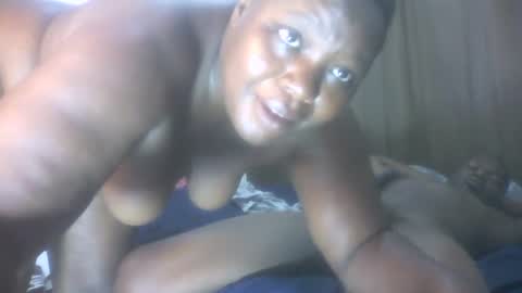 Snapshot of juicybooty_001 chatting on 01/24/25, 06:35 Sweetass online show from 01/24/25, 06:35