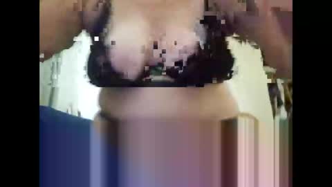 Snapshot of juicygina_ chatting on 10/09/25, 10:52 Juicygina  online show from 10/09/25, 10:52