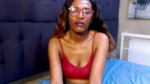 Snapshot of juicykayxxx chatting on 12/16/25, 03:44 Miss Kay online show from 12/16/25, 03:44