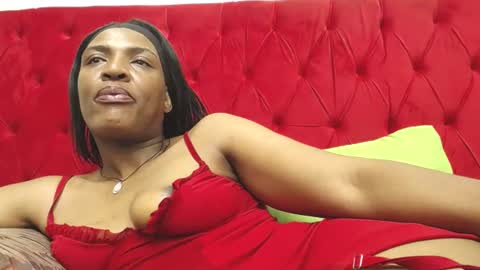 Snapshot of juicykayxxx chatting on 06/19/26, 02:10 Miss Kay online show from 06/19/26, 02:10