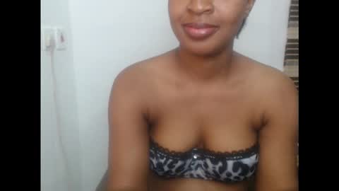 Snapshot of juicykinkx chatting on 10/12/25, 12:26 juicykinkx online show from 10/12/25, 12:26