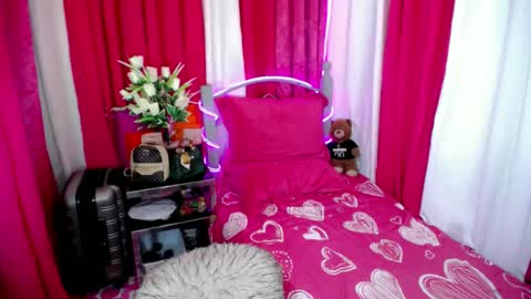 Snapshot of juicyliciousgirl chatting on 06/29/26, 10:15 Den online show from 06/29/26, 10:15