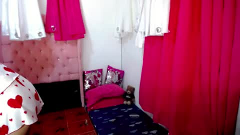 Snapshot of juicyliciousgirl chatting on 07/16/26, 02:39 Den online show from 07/16/26, 02:39
