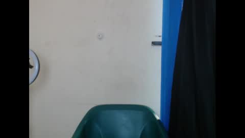 Snapshot of juicynwetx chatting on 02/24/25, 10:15 juicynwetx online show from 02/24/25, 10:15