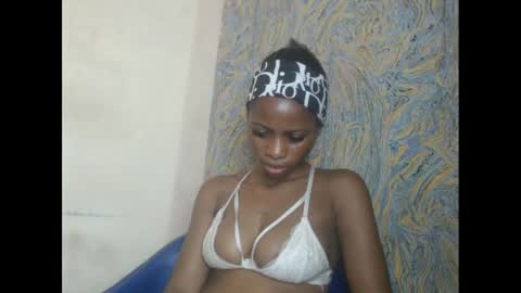 juicypiexx online show from 02/18/25, 01:21