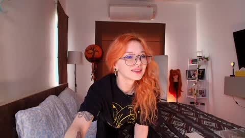 Hiya Im your sweet Lia online show from 10/15/25, 01:06