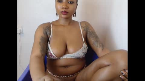 juicyxpink online show from 03/12/25, 07:13