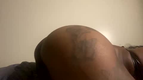 juicyy_mochaa online show from 11/14/25, 06:56