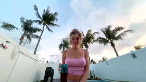 Snapshot of juleeahh chatting on 04/05/26, 11:46 juleeahh online show from 04/05/26, 11:46