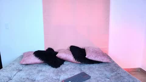 Jules and Gia online show from 11/02/25, 01:35