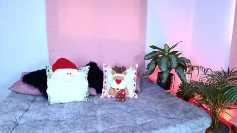 Jules and Gia online show from 12/02/25, 05:41