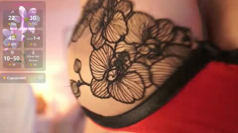 Snapshot of julesbennet chatting on 09/26/25, 01:04 Jules Bennett online show from 09/26/25, 01:04