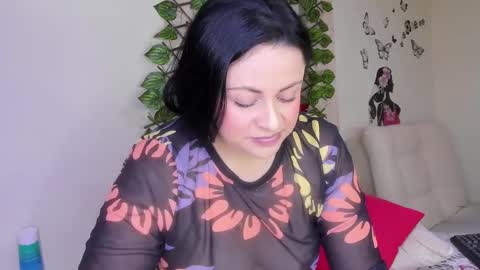 Juli online show from 10/11/25, 04:49