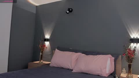 Juli Modelo Independiente online show from 12/06/24, 05:55