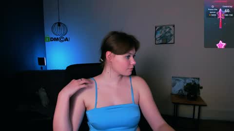 Snapshot of juli_kisss chatting on 12/29/24, 02:06 juli kisss online show from 12/29/24, 02:06